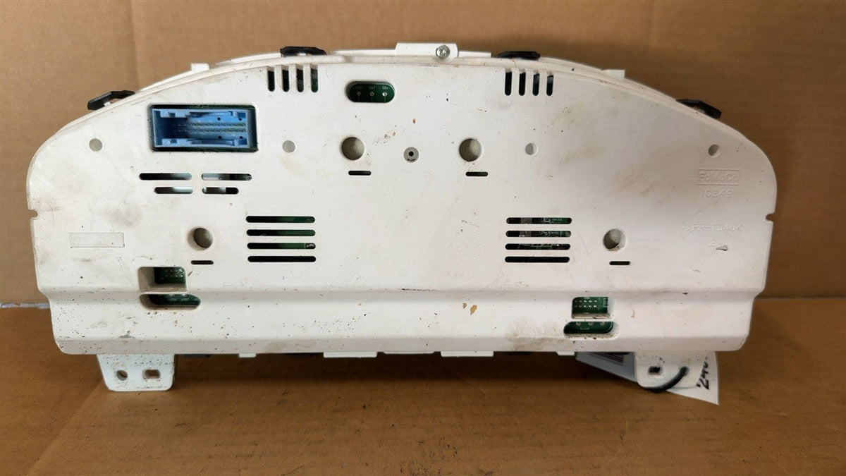 Speedometer Instrument Cluster from a 2007 Ford, photo 3