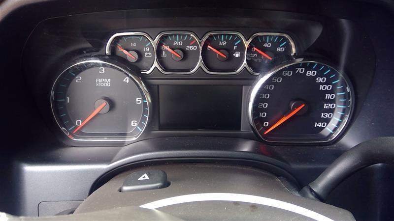 Speedometer Instrument Cluster from a 2018 GMC Sierra 1500, photo 1