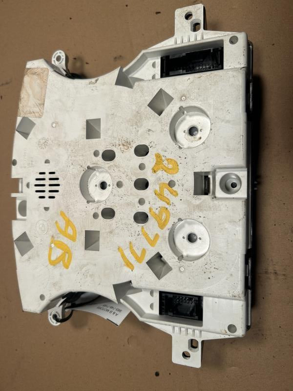 Speedometer Instrument Cluster from a 2005 Mini Cooper, photo 3