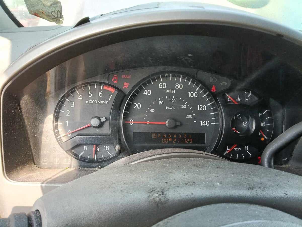 Speedometer Instrument Cluster from a 2006 Nissan, photo 1