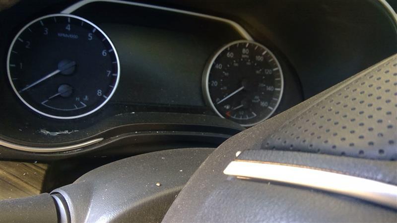 Speedometer Instrument Cluster from a 2016 Nissan Maxima, photo 1
