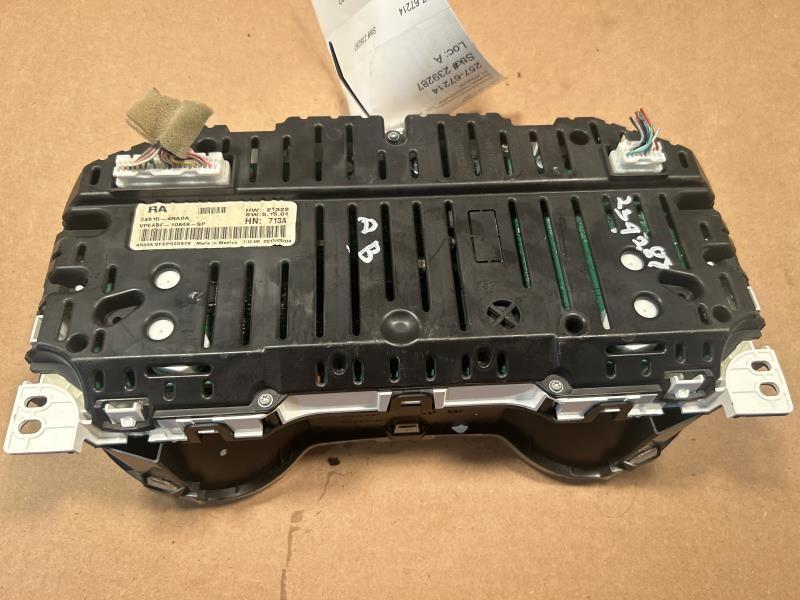 Speedometer Instrument Cluster from a 2016 Nissan Maxima, photo 3