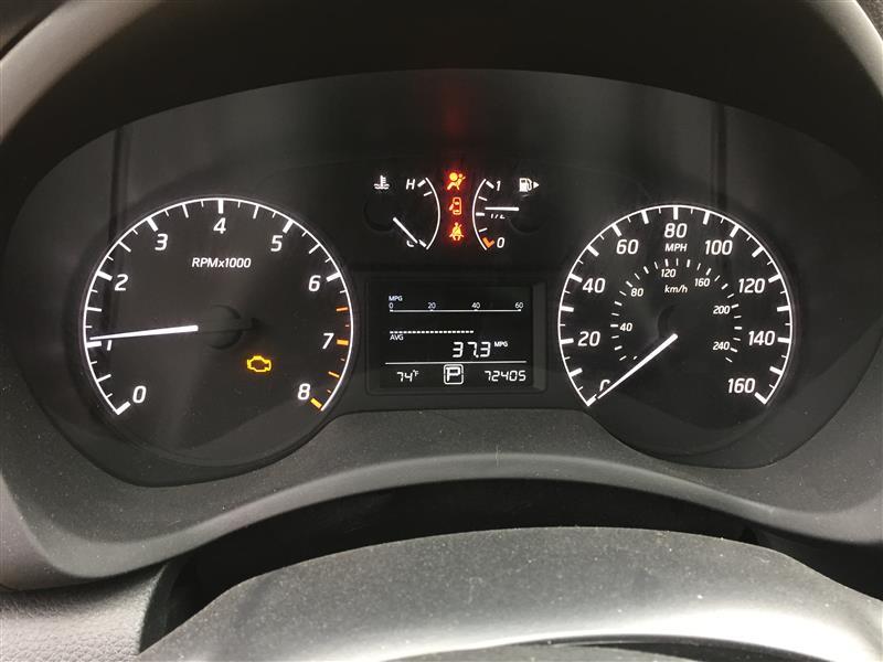Speedometer Instrument Cluster from a 2017 Nissan Sentra, photo 1