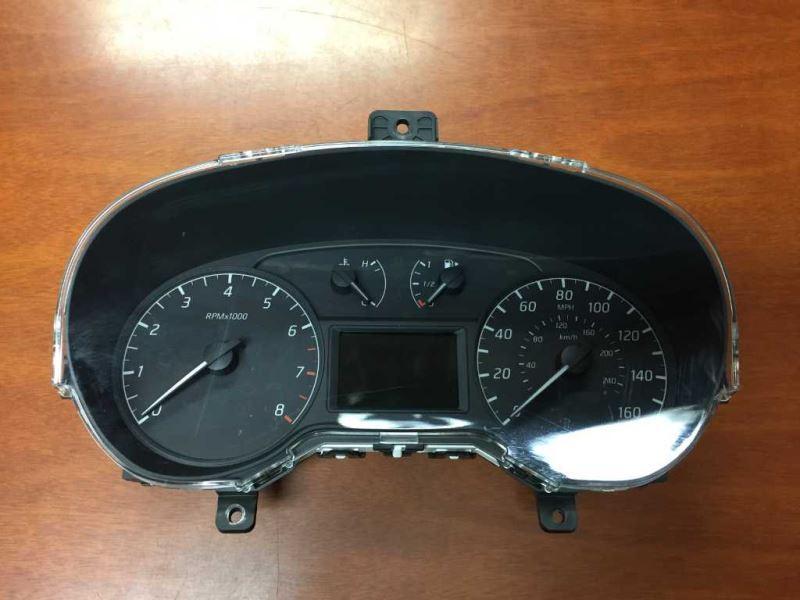 Speedometer Instrument Cluster from a 2017 Nissan Sentra, photo 2
