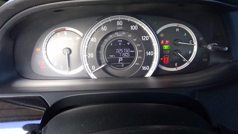 Speedometer Instrument Cluster from a 2016 Honda Accord, photo 1