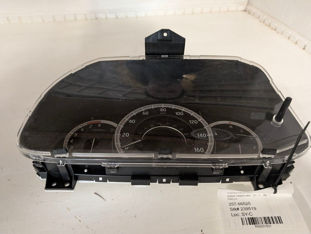 Speedometer Instrument Cluster from a 2016 Honda Accord, photo 2