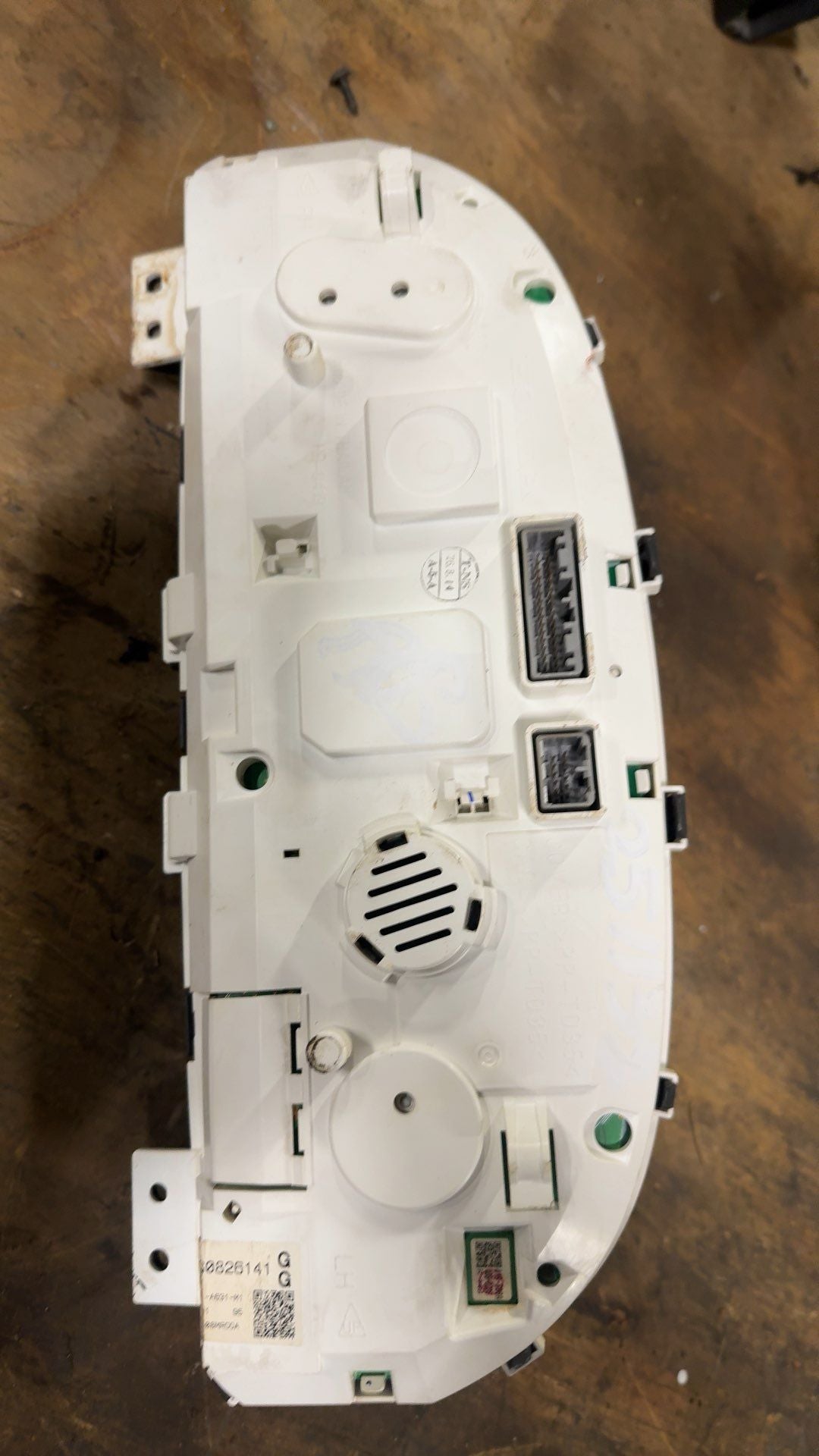 Speedometer Instrument Cluster from a 2015 Honda Accord, photo 2
