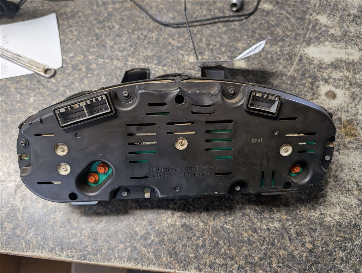 Speedometer Instrument Cluster from a 2010 Kia Optima, photo 2