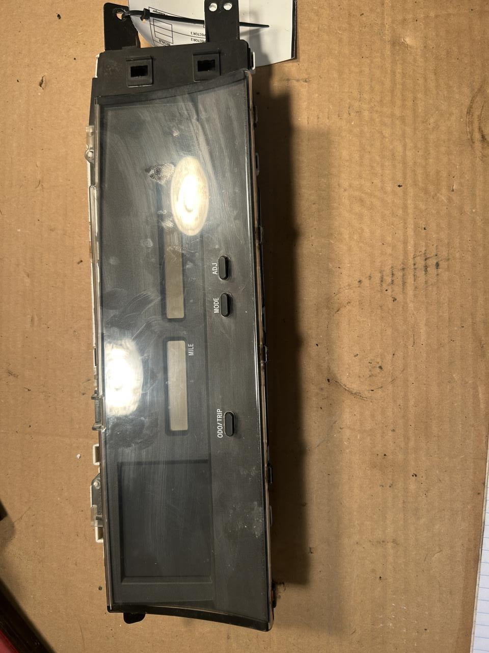Speedometer Instrument Cluster from a 2002 Toyota Avalon, photo 1