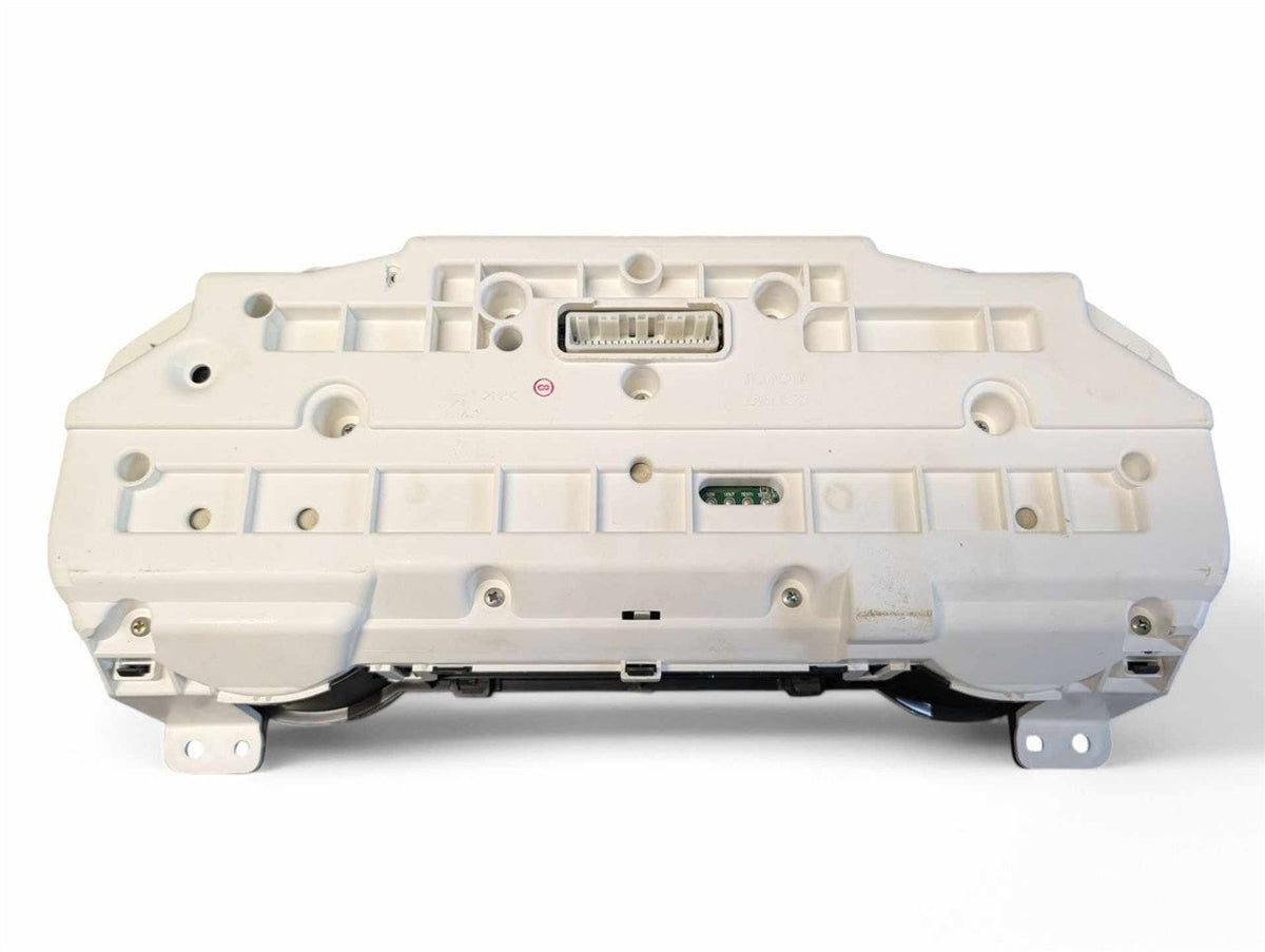 Speedometer Instrument Cluster from a 2006 Toyota, photo 2