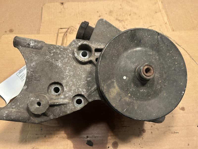 Power Steering Pump from a 2010 Chevrolet Silverado 1500, photo 1