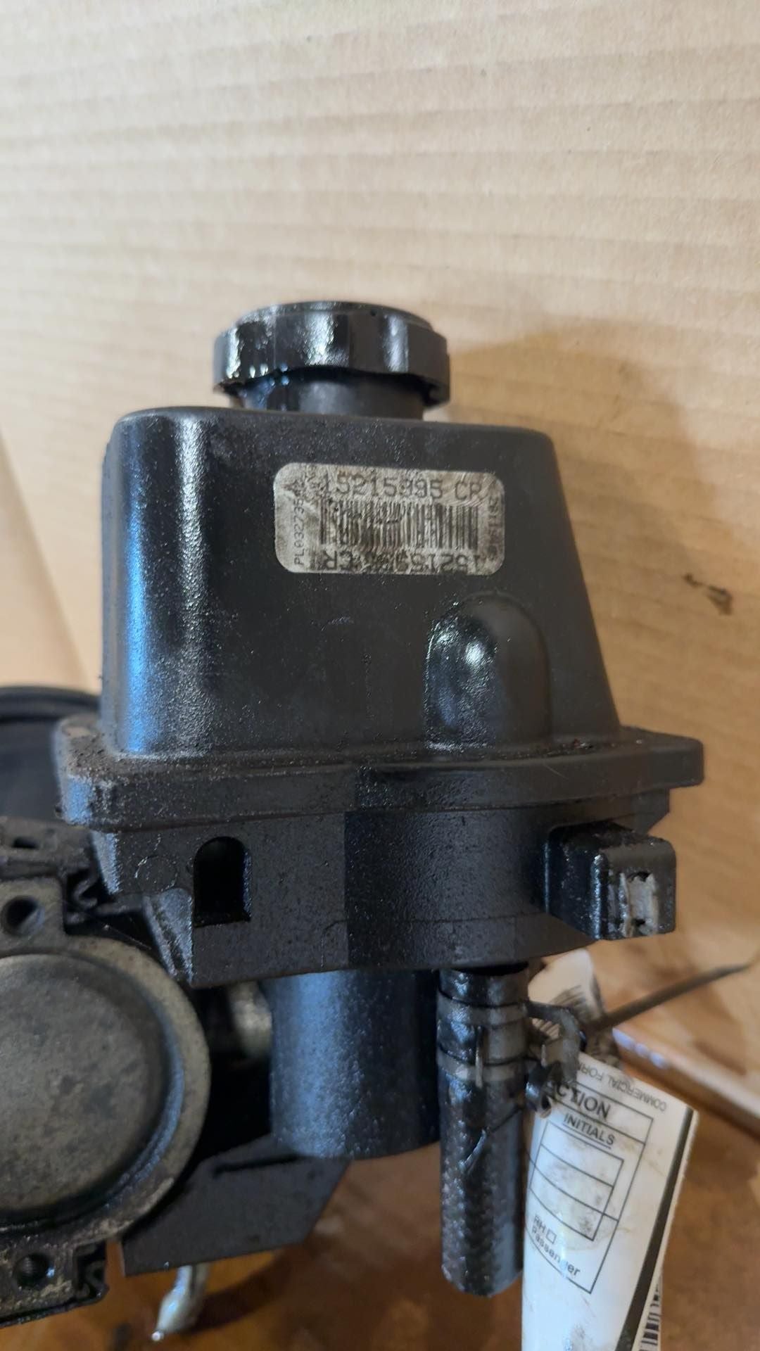 Power Steering Pump from a 2006 Chevrolet, photo 3