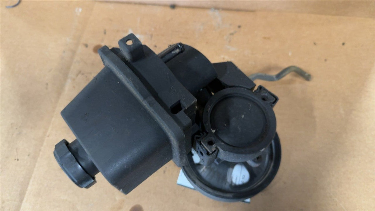 Power Steering Pump from a 2003 Chevrolet Trailblazer EXT, photo 2