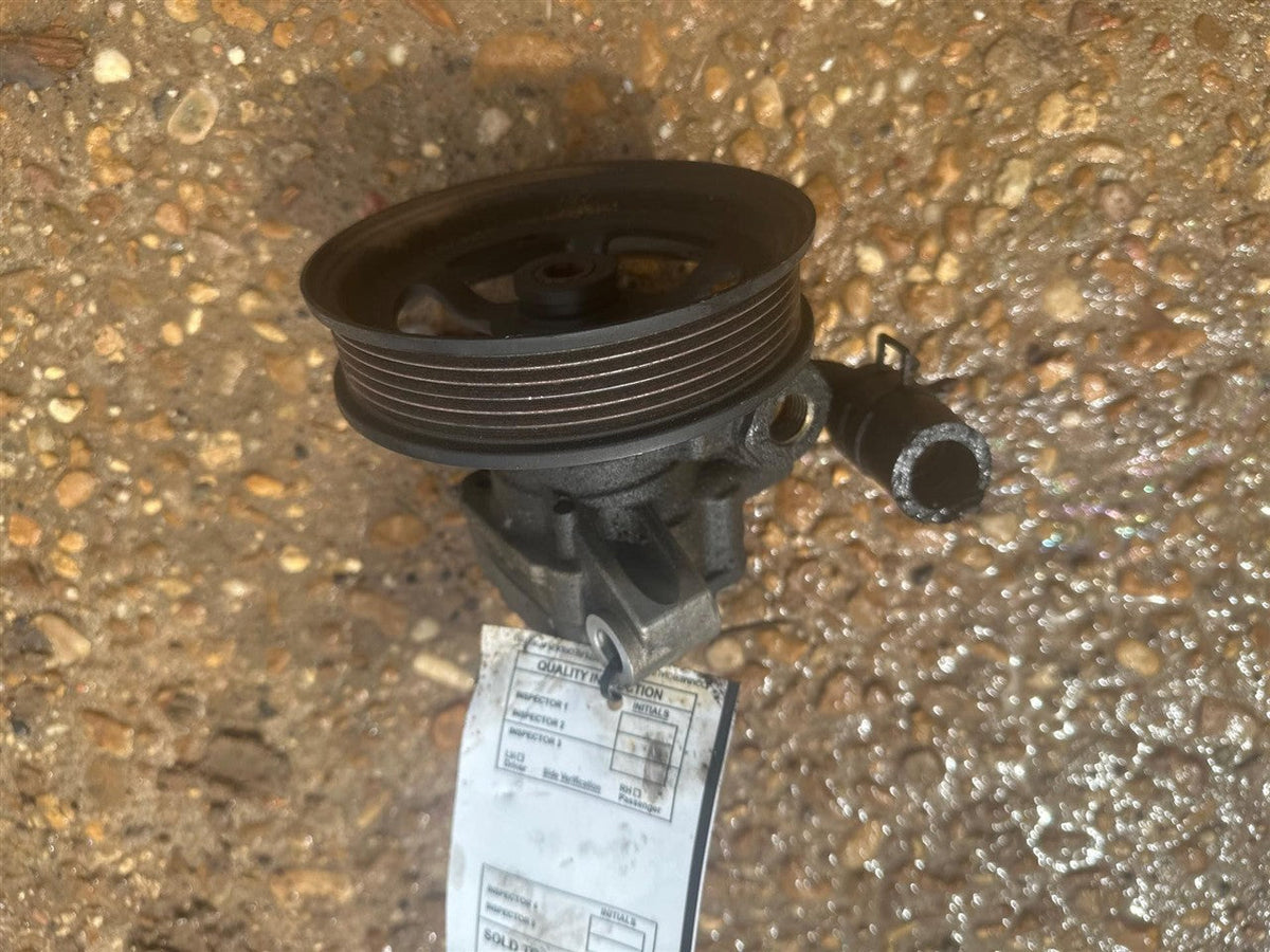 Power Steering Pump from a 2010 Chevrolet Traverse, photo 1