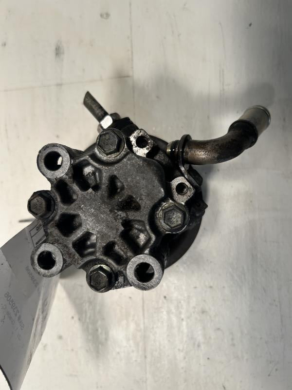 Power Steering Pump from a 2005 Dodge Magnum, photo 2
