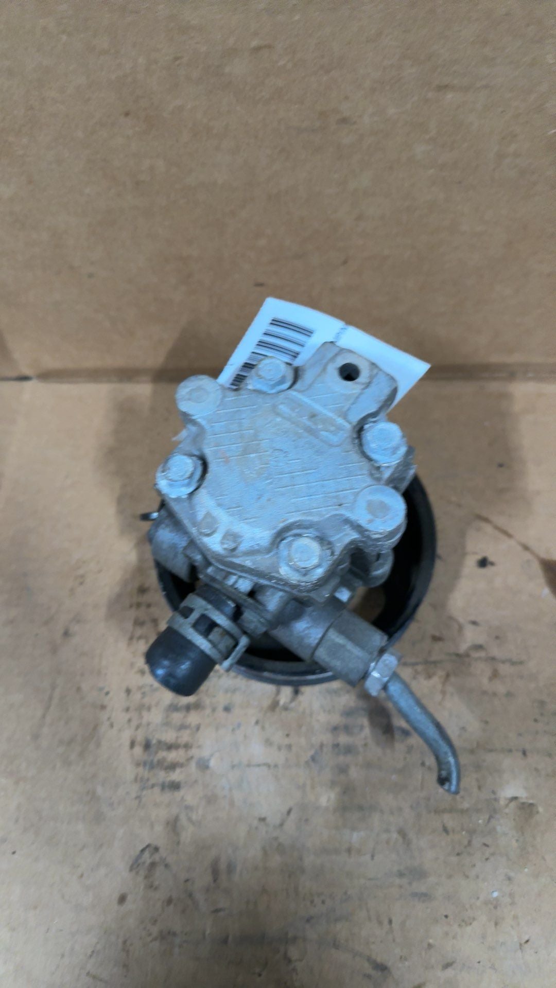 Power Steering Pump from a 2010 Chrysler Sebring, photo 2