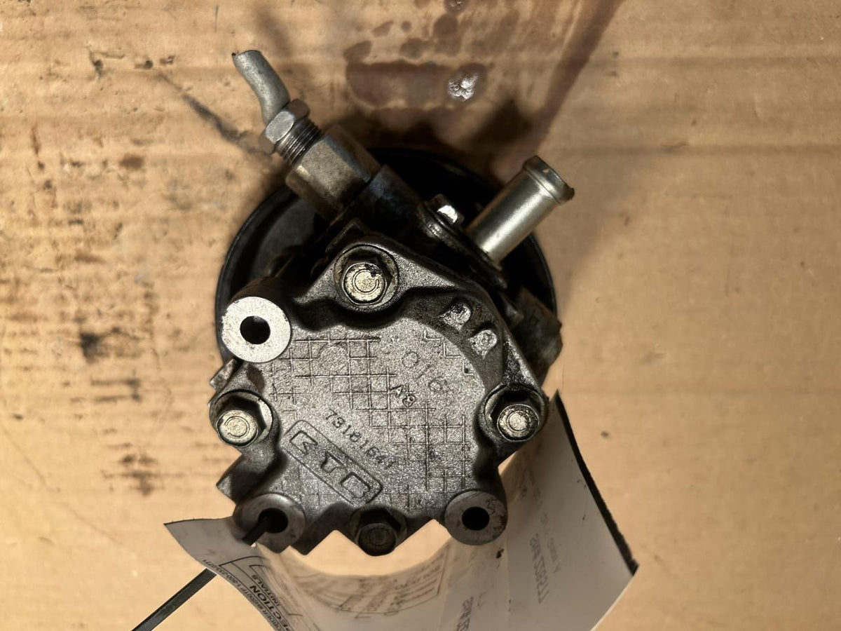 Power Steering Pump from a 2008 Dodge Avenger, photo 2