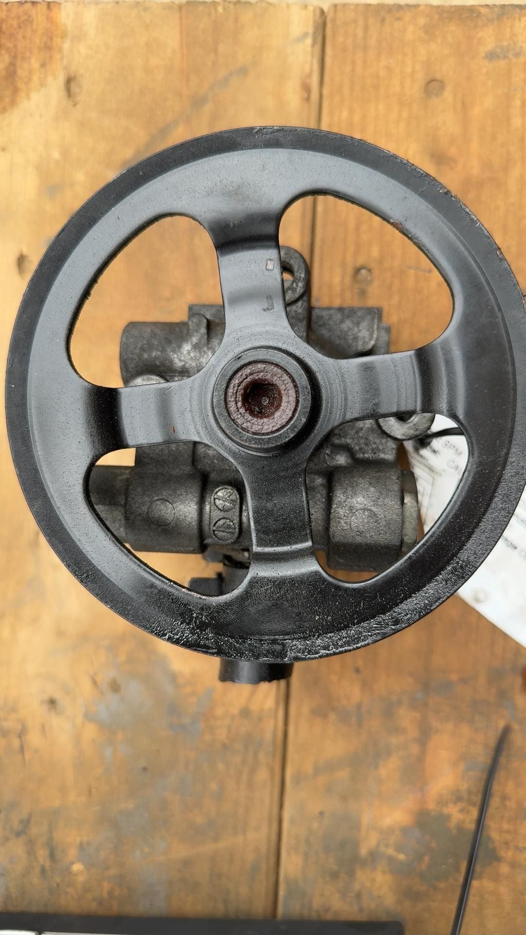 Power Steering Pump from a 2007 Dodge Caliber, photo 2