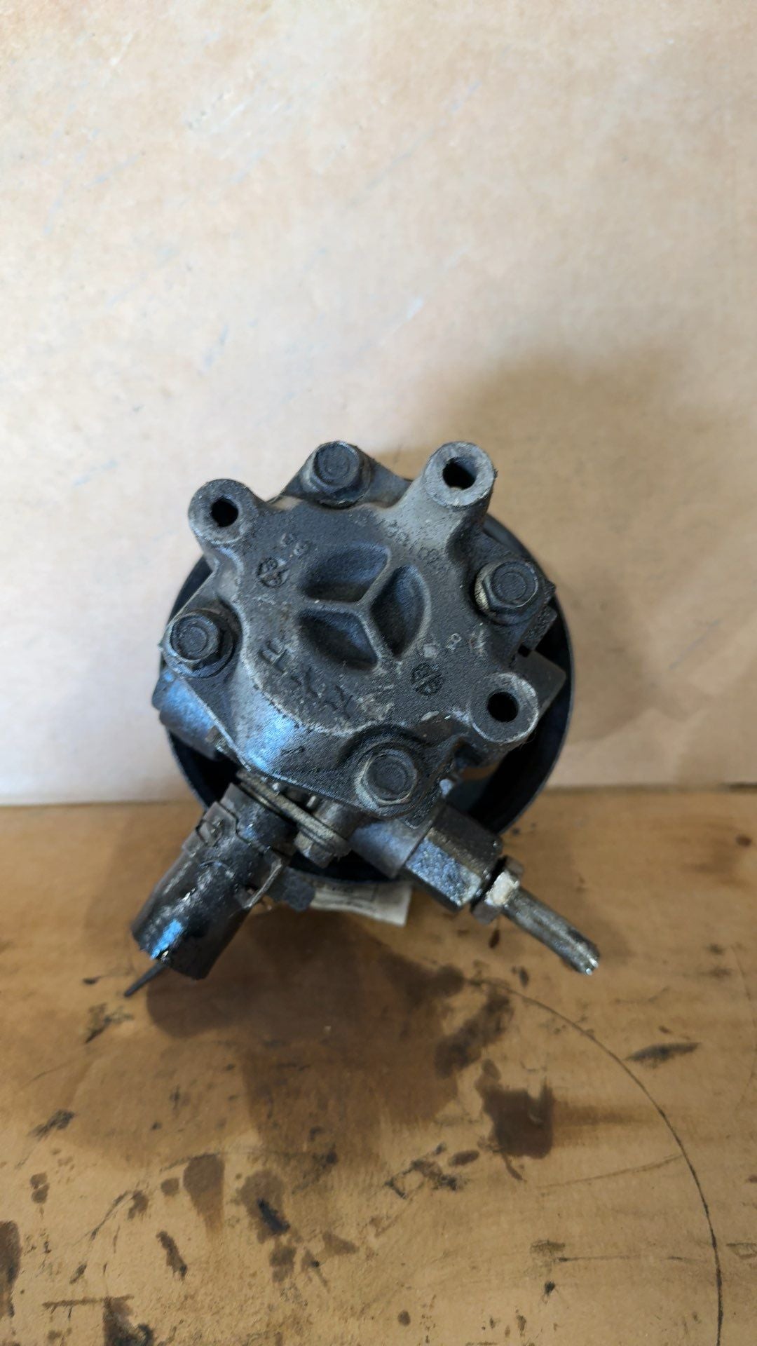 Power Steering Pump from a 2007 Dodge Caliber, photo 3