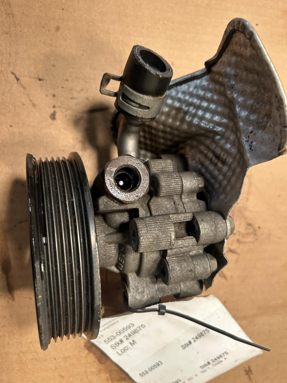 Power Steering Pump from a 2013 Dodge Caravan, photo 2