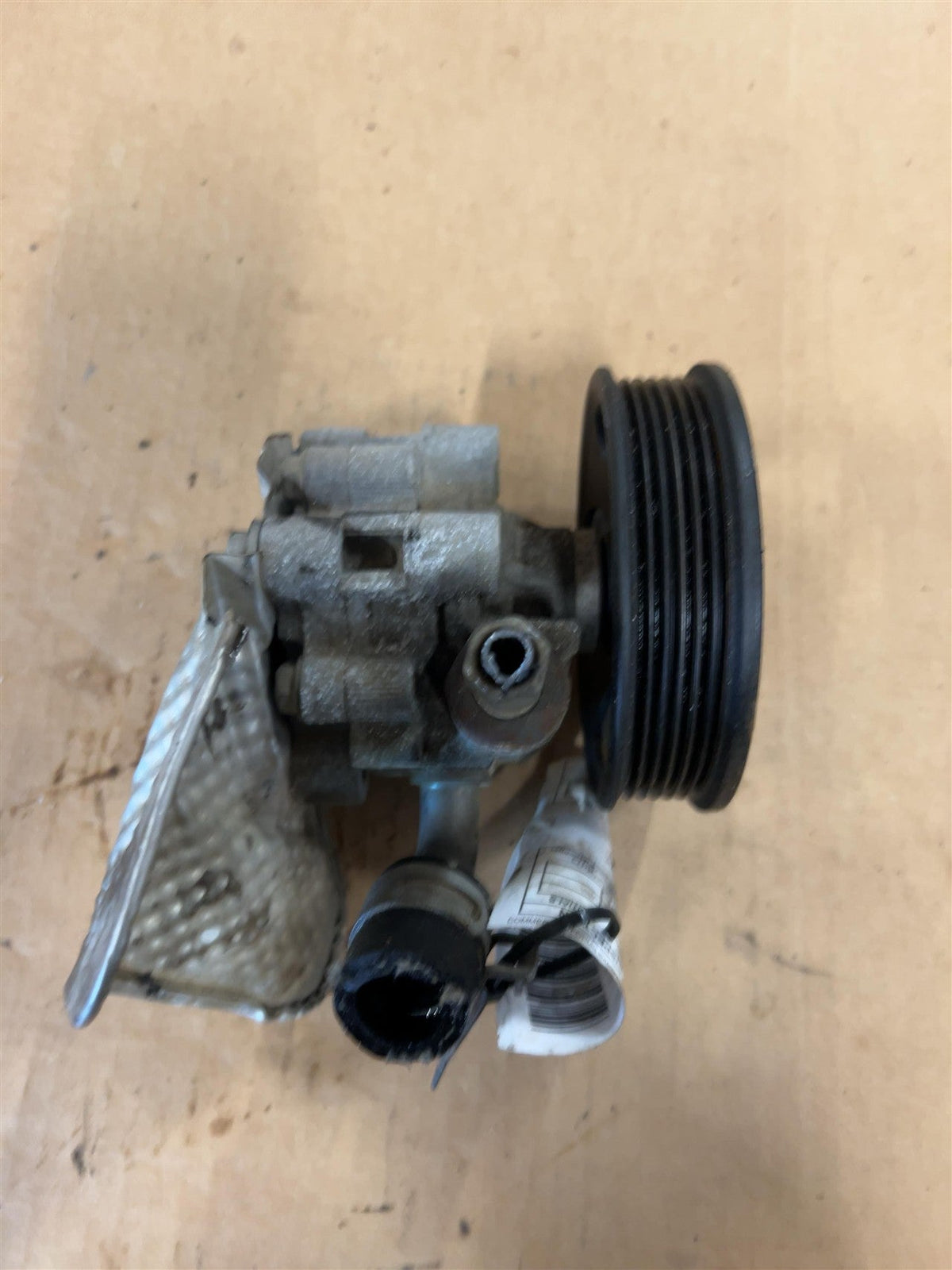 Power Steering Pump from a 2018 Dodge Caravan, photo 2