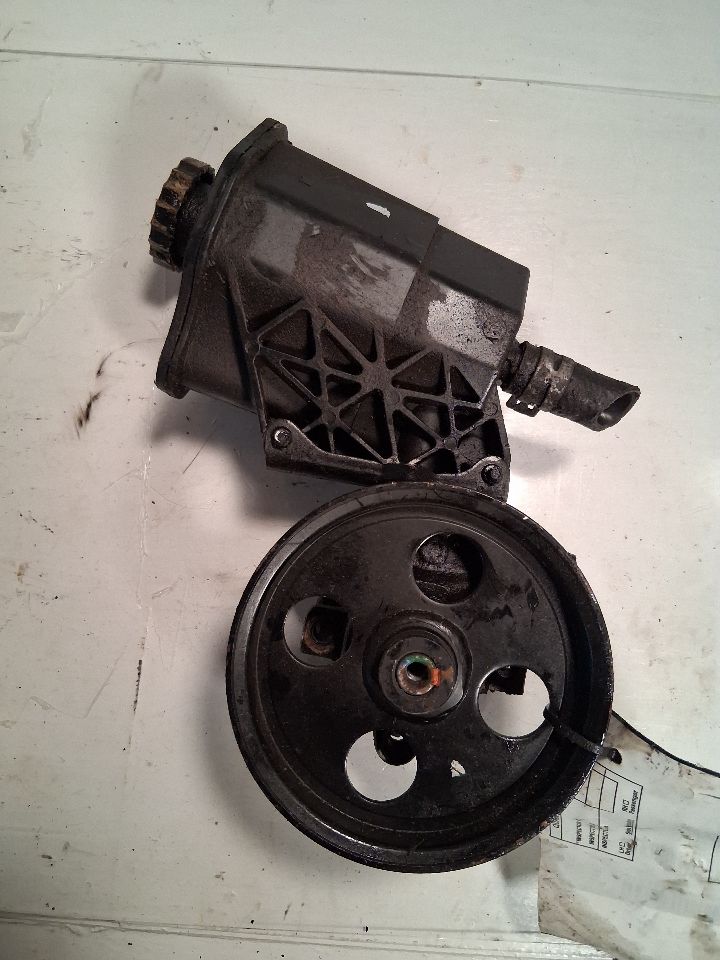 Power Steering Pump from a 2003 Dodge Ram 1500, photo 1
