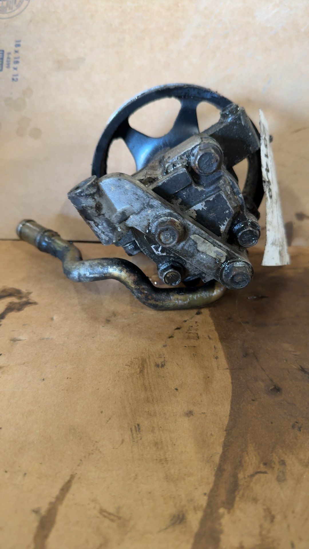 Power Steering Pump from a 2005 Ford Escape, photo 3