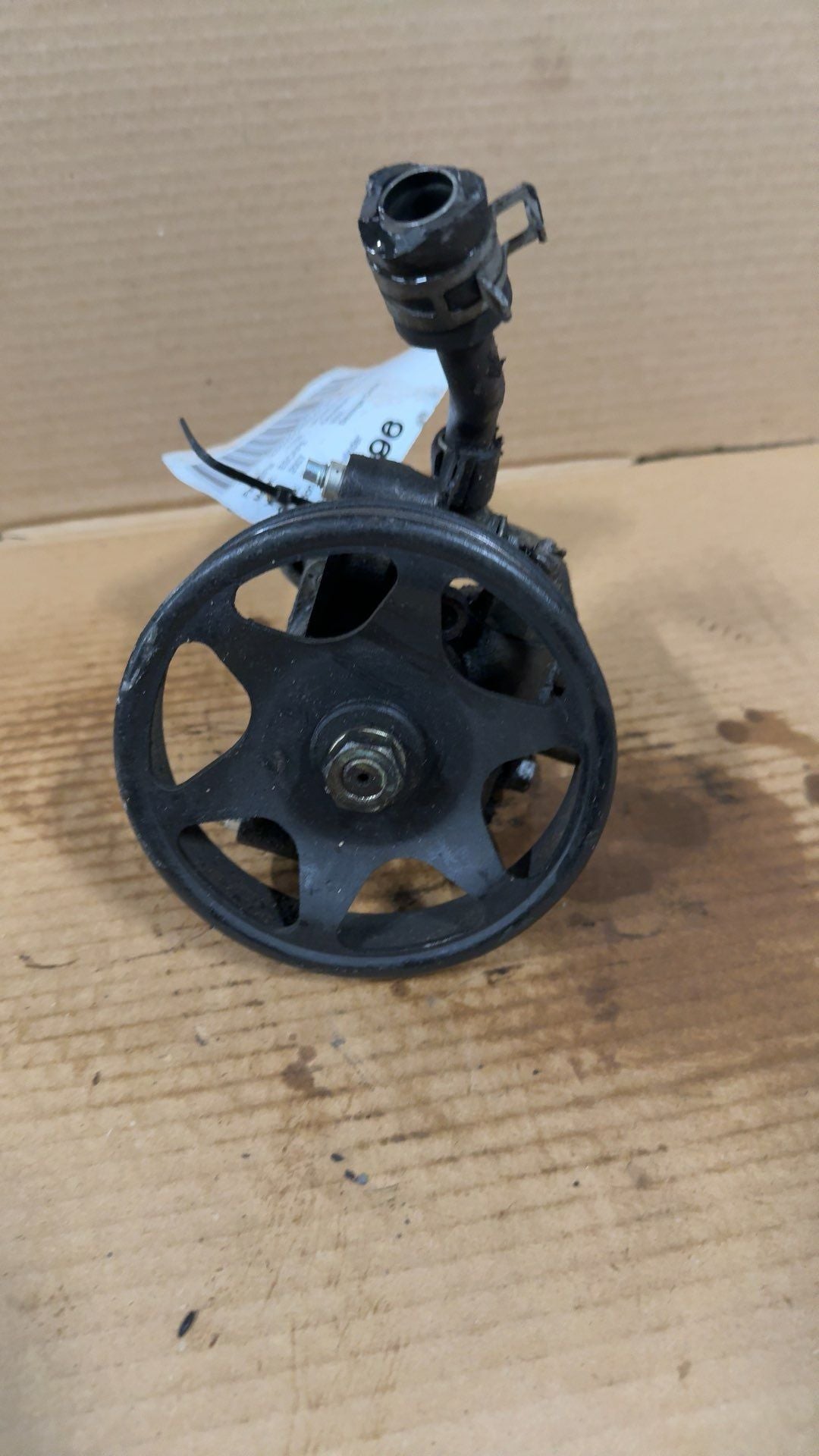 Power Steering Pump from a 2007 Ford, photo 1