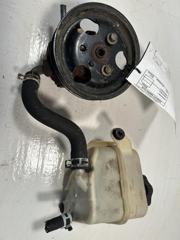 Power Steering Pump from a 2001 Ford Explorer, photo 1