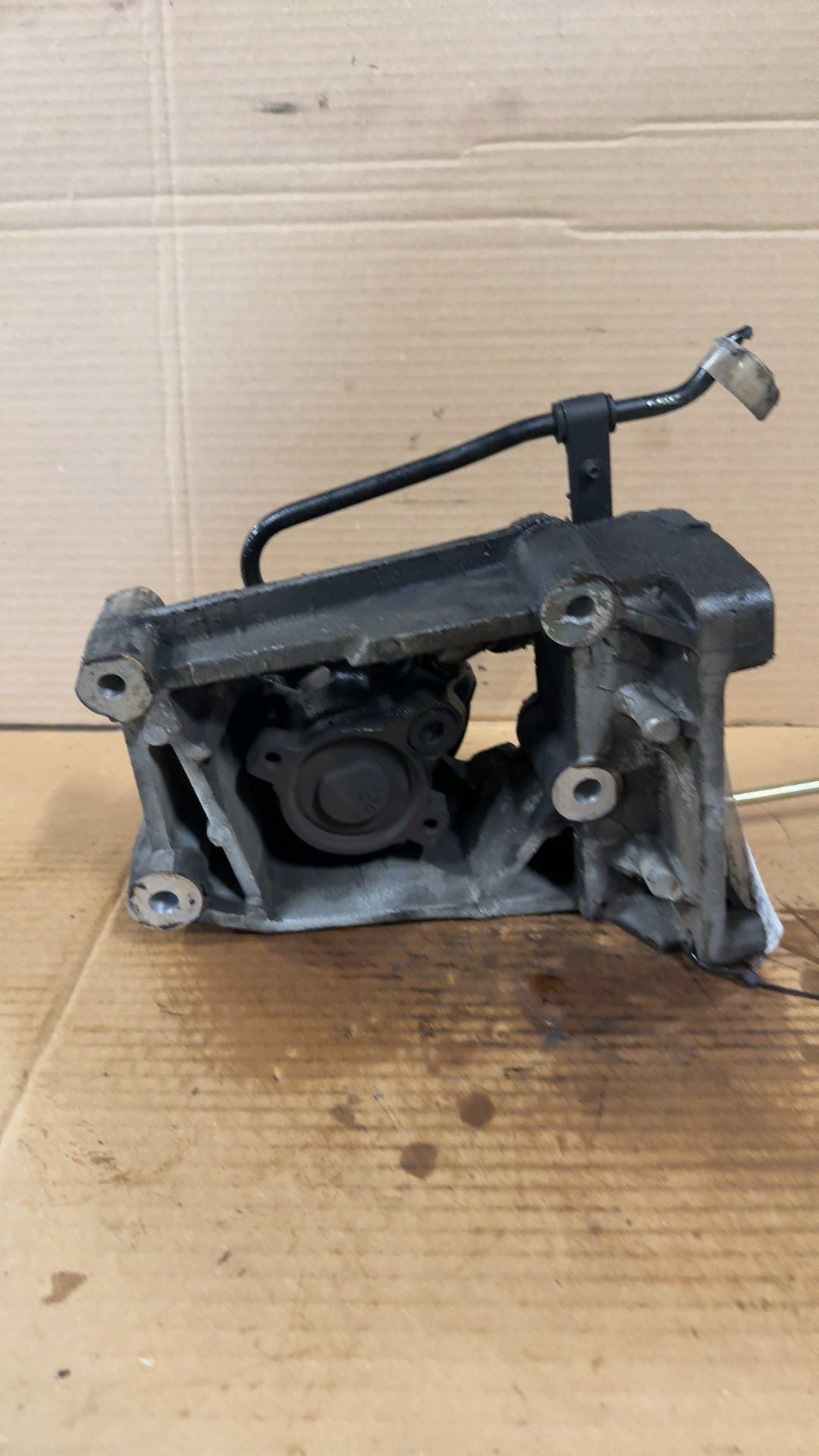 Power Steering Pump from a 2002 Ford Explorer, photo 2