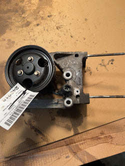 Power Steering Pump from a 2010 Ford Explorer, photo 1