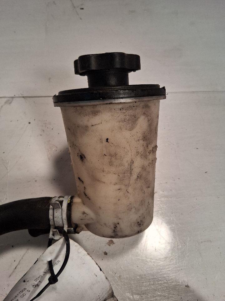 Power Steering Pump from a 2010 Ford Explorer, photo 3