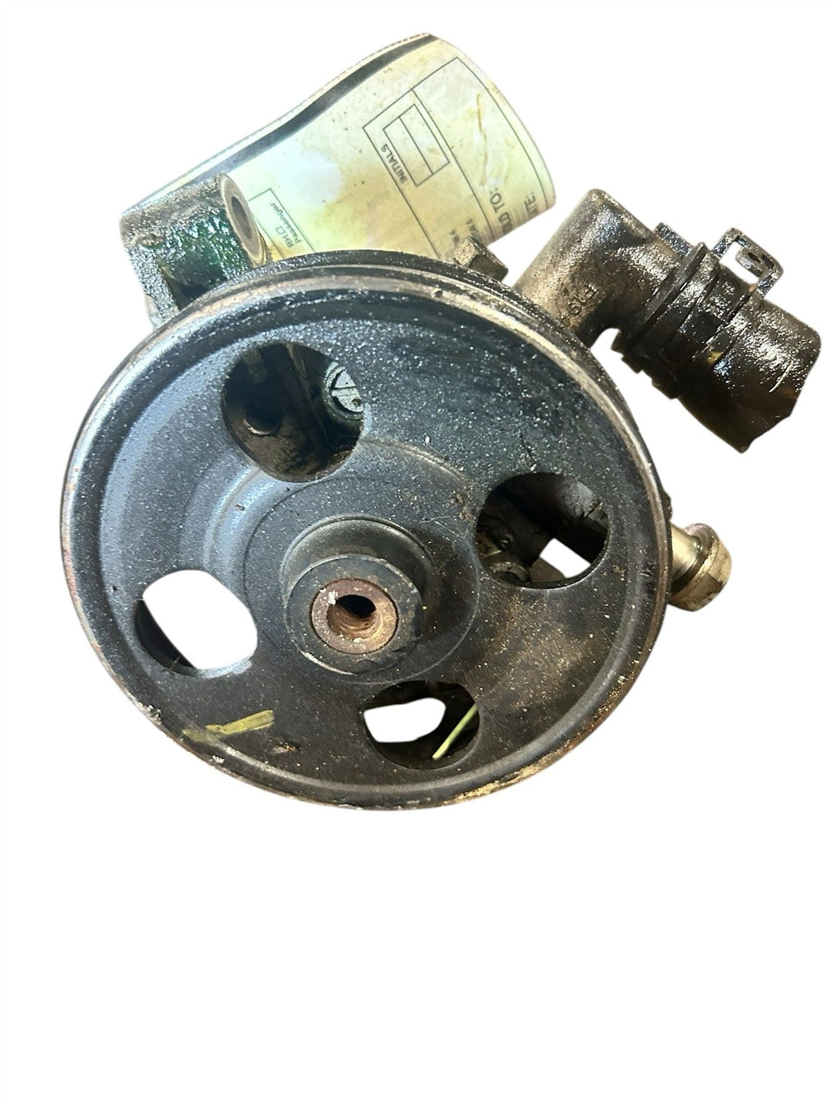 Power Steering Pump from a 2010 Ford Edge, photo 2