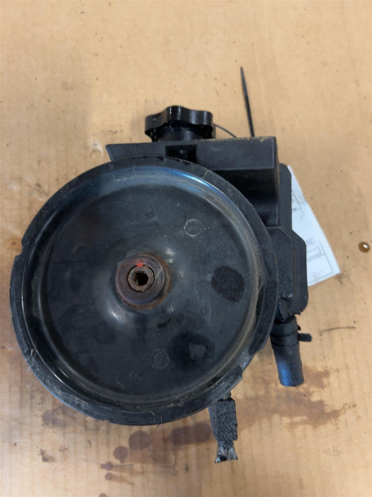 Power Steering Pump from a 2008 Ford Focus, photo 2