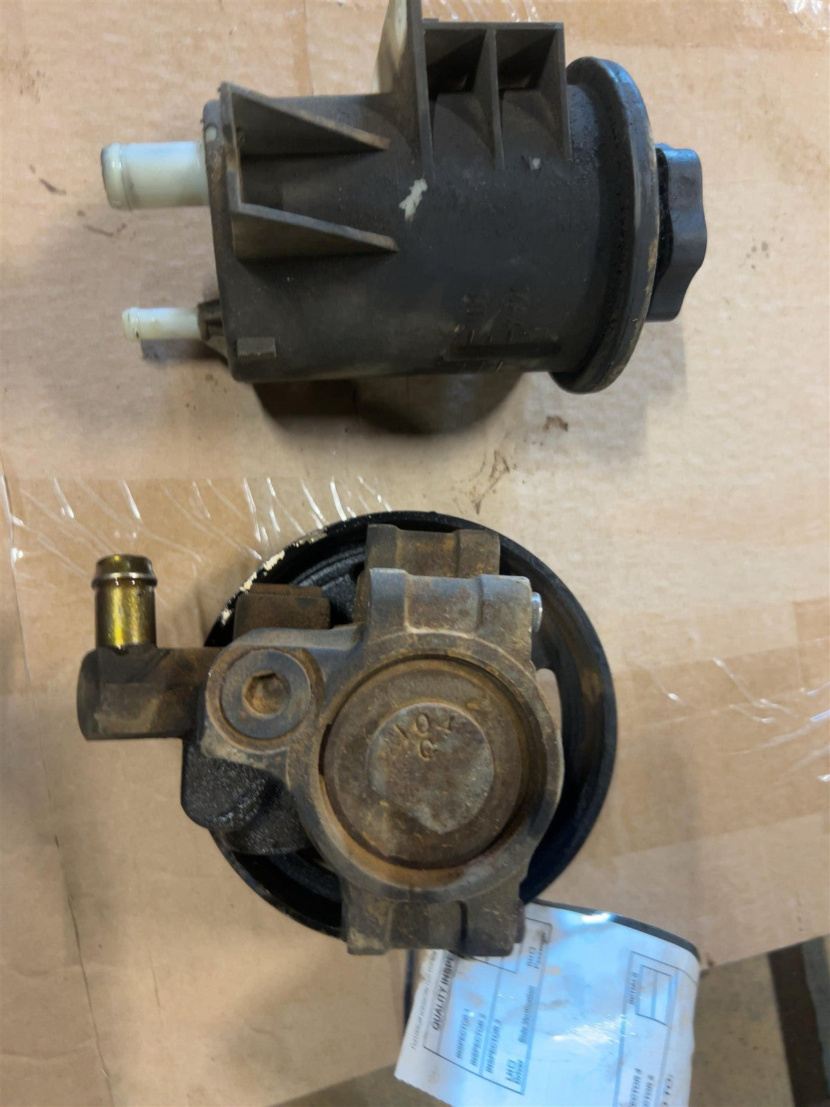 Power Steering Pump from a 2000 Ford F-150, photo 2