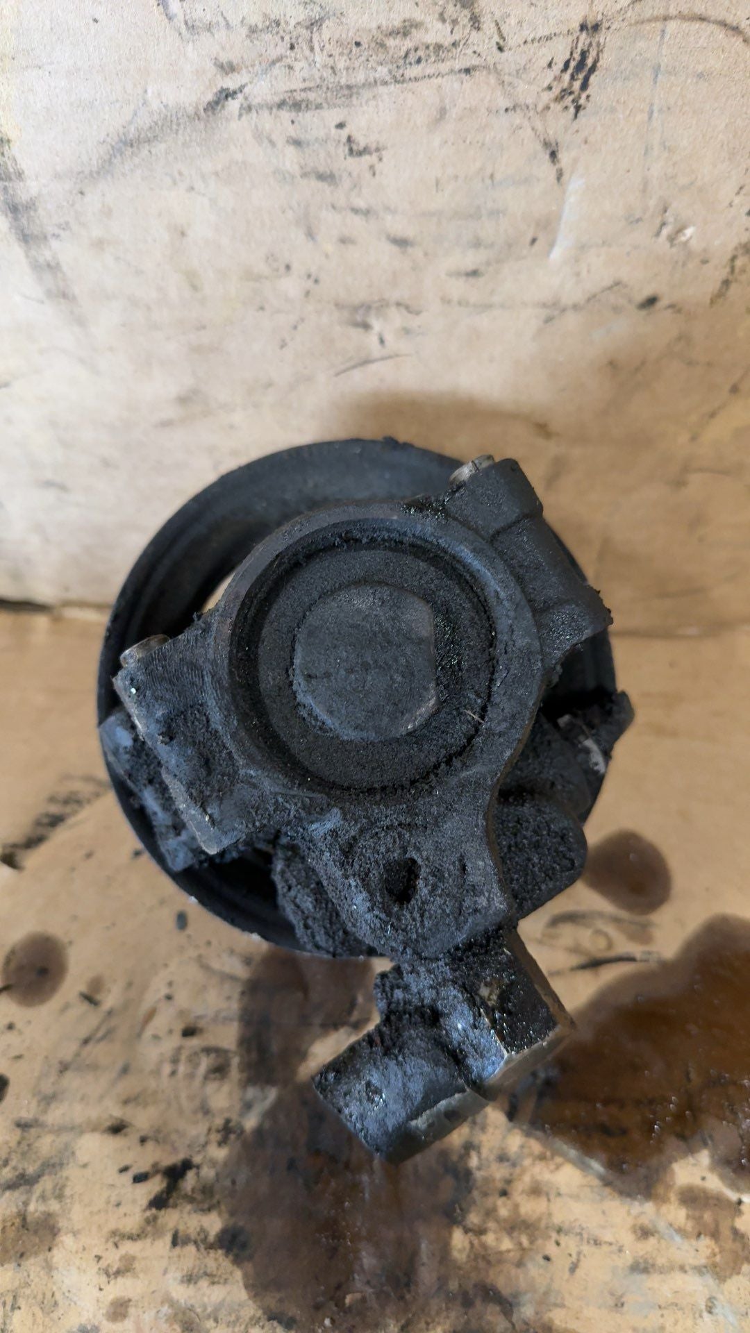 Power Steering Pump from a 2001 Ford F-150, photo 2