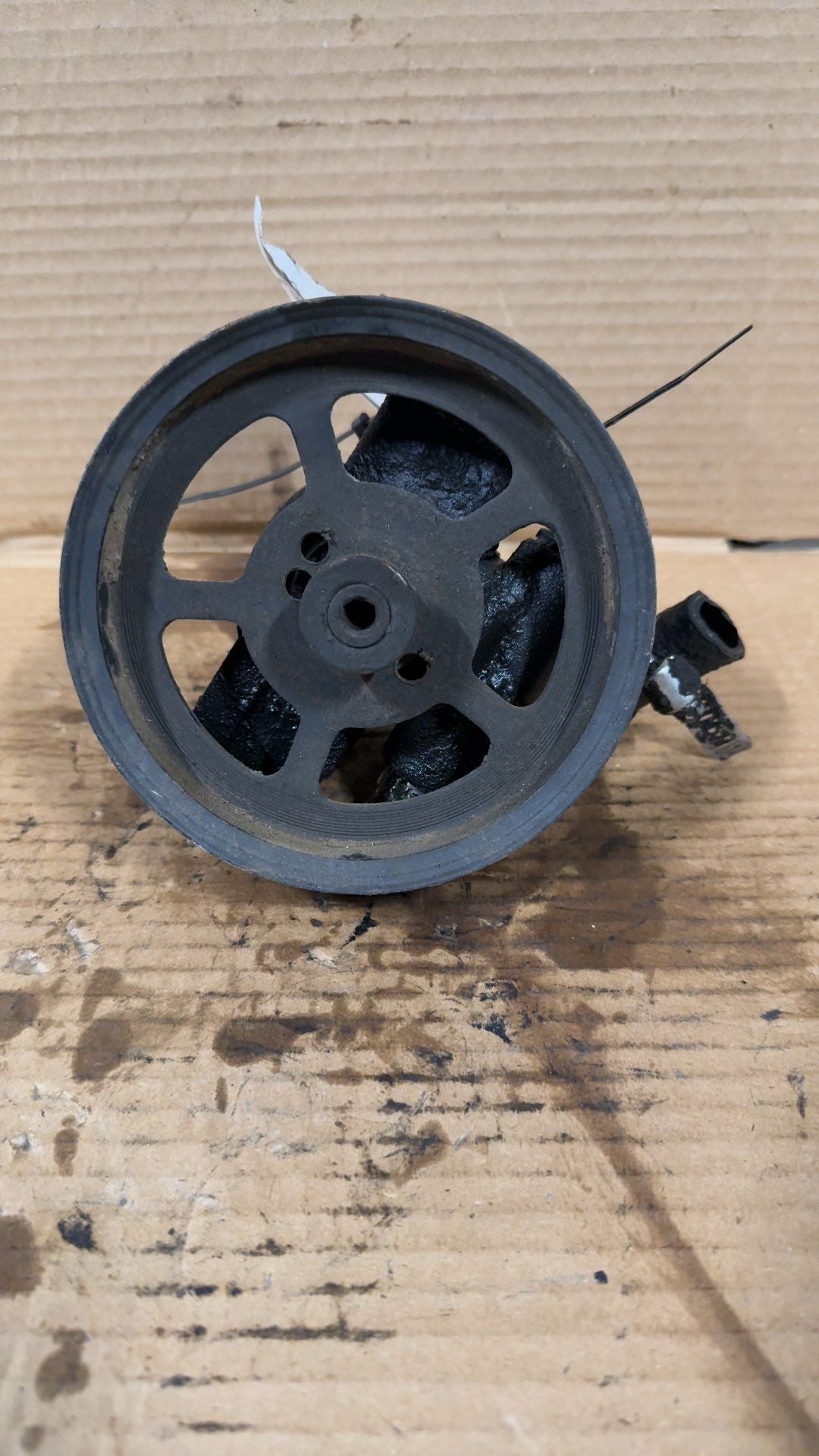 Power Steering Pump from a 2001 Ford F-150, photo 1