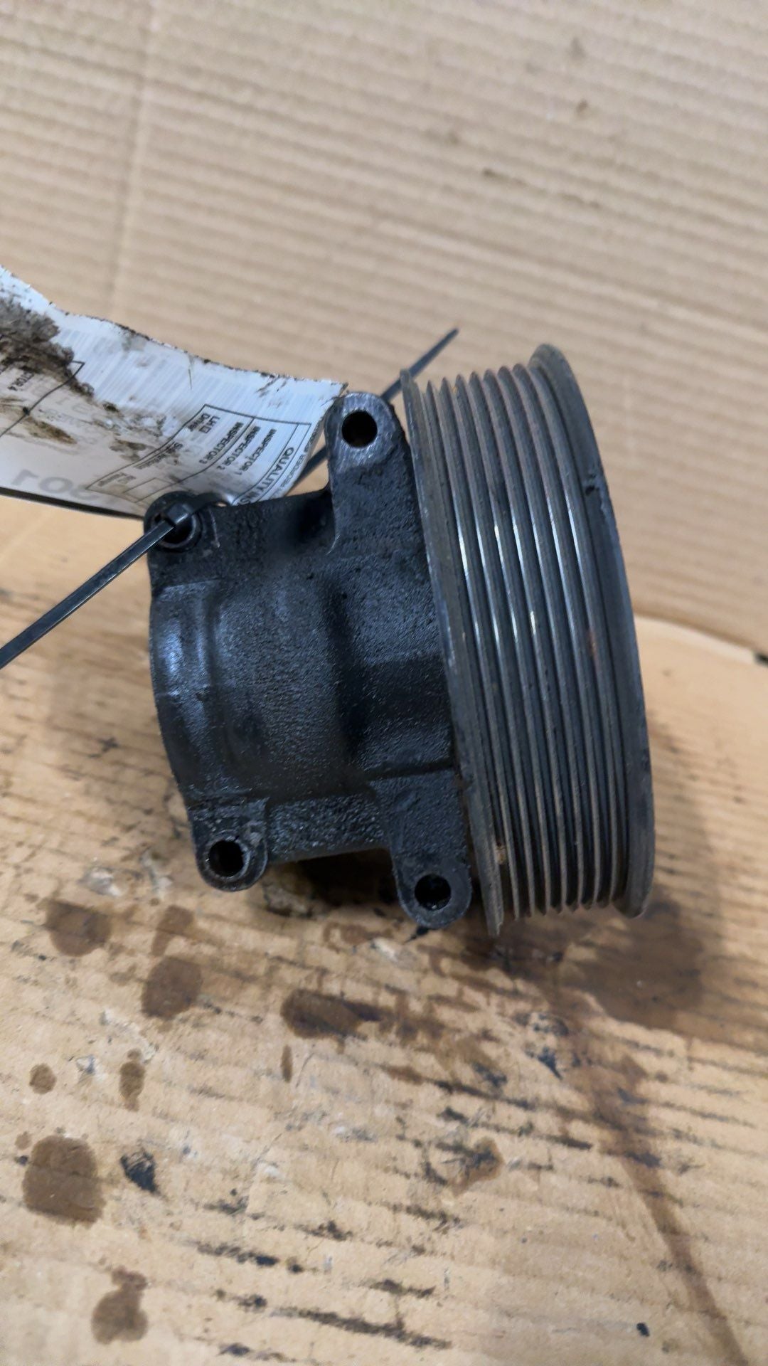 Power Steering Pump from a 2001 Ford F-150, photo 2