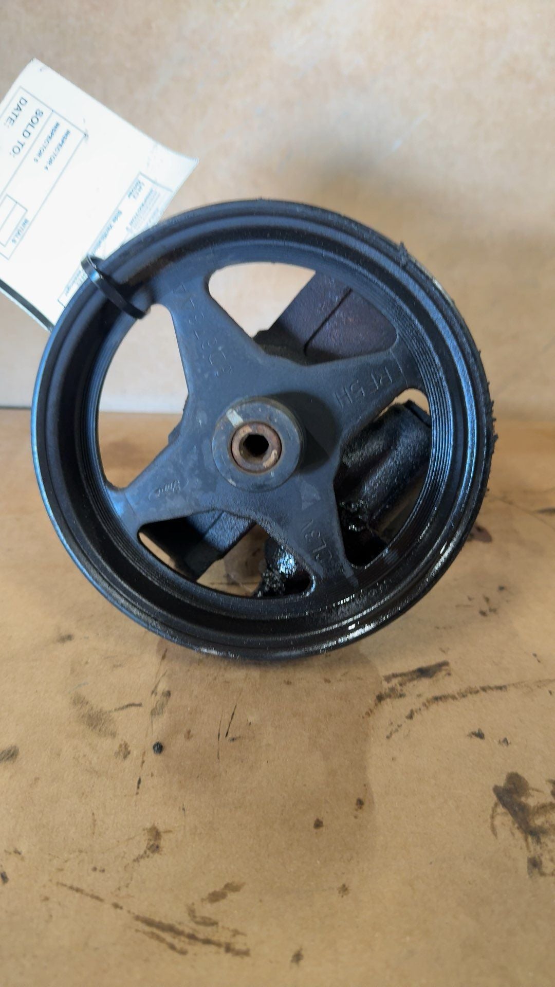 Power Steering Pump from a 2006 Ford, photo 1
