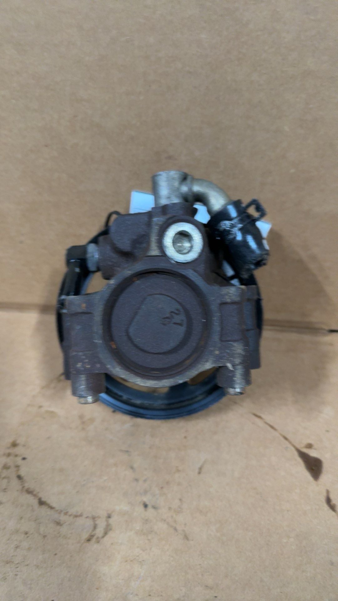 Power Steering Pump from a 2005 Ford Expedition, photo 2