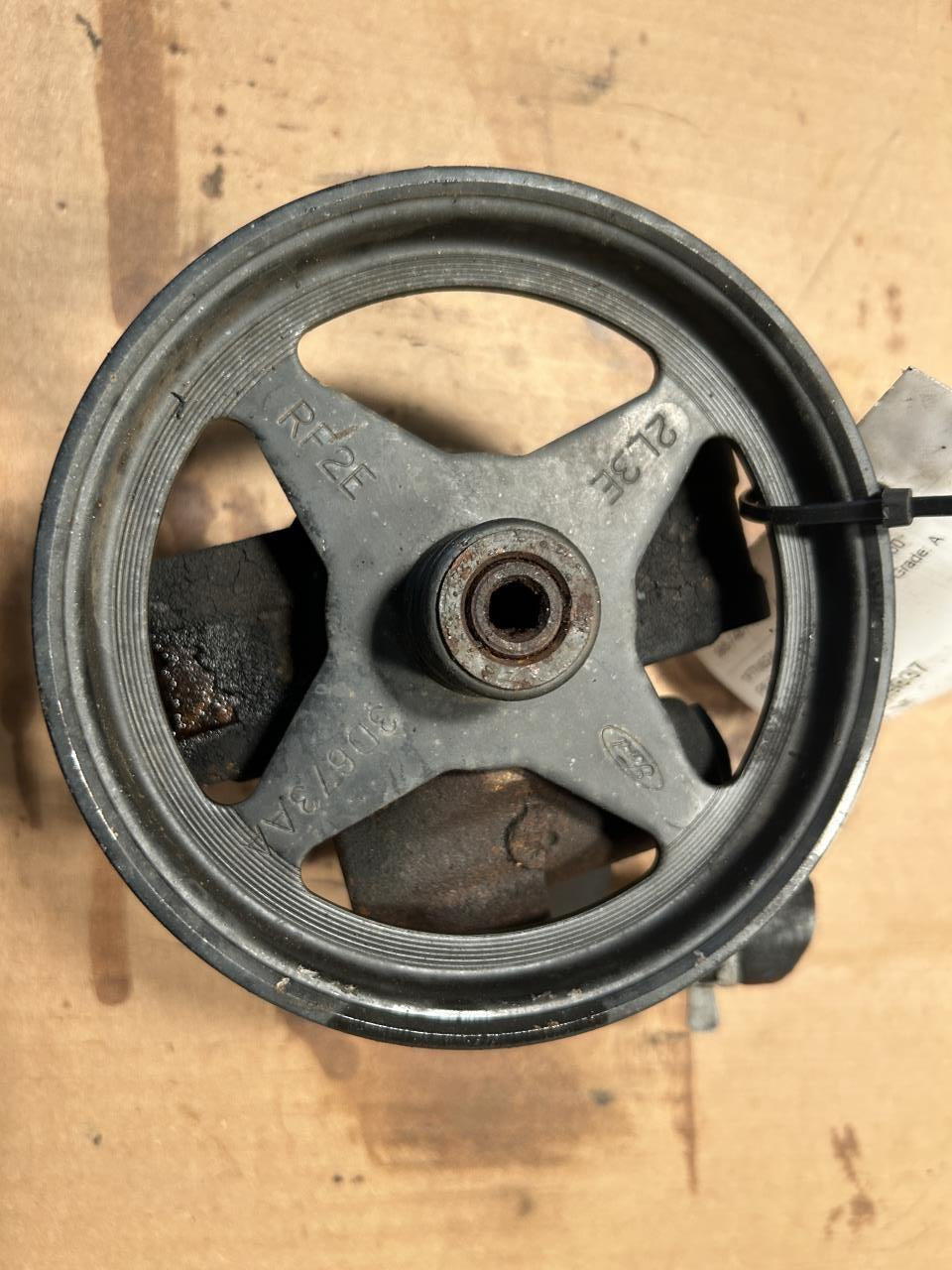 Power Steering Pump from a 2002 Ford Van, photo 1