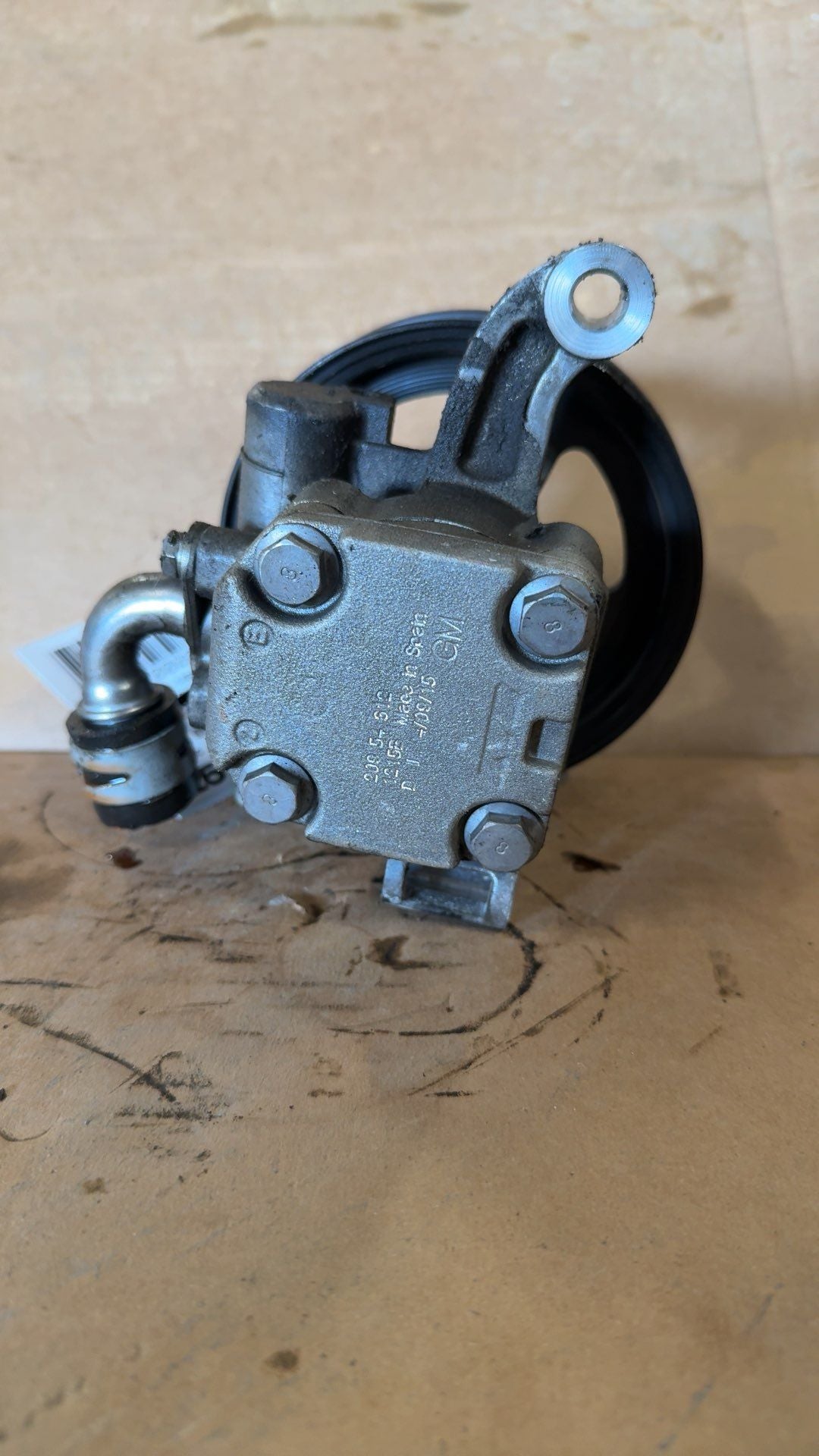 Power Steering Pump from a 2015 GMC Acadia, photo 2