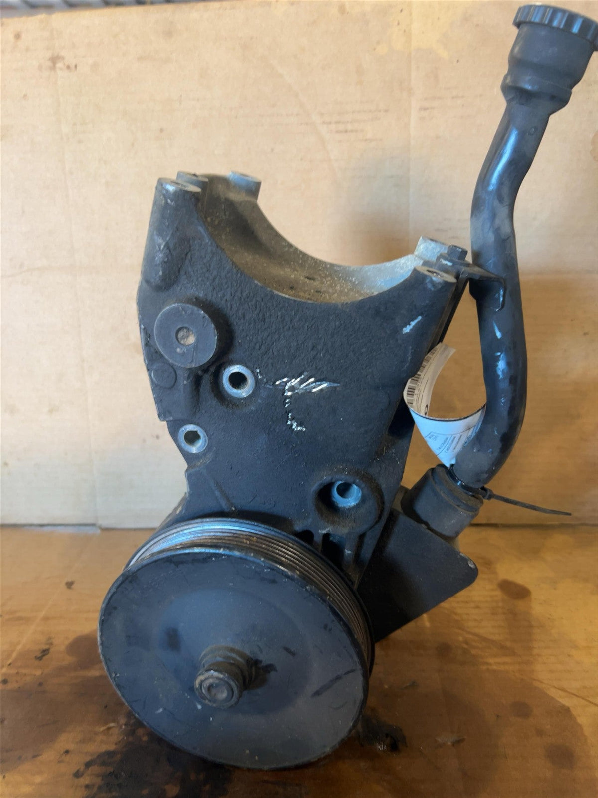 Power Steering Pump from a 1996 Chevrolet Blazer, photo 3