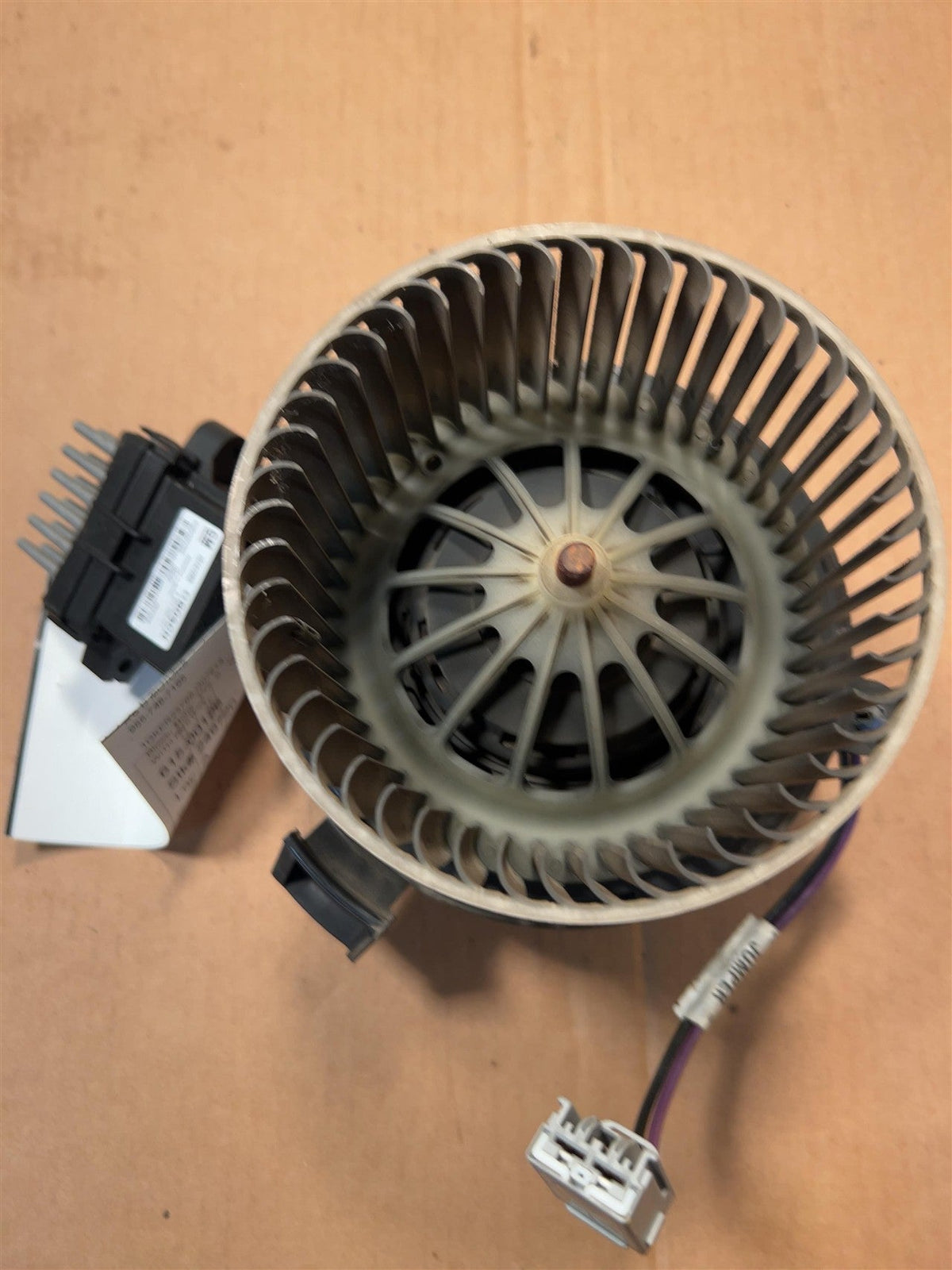 Blower Motor from a 2008 GMC Acadia, front, photo 1