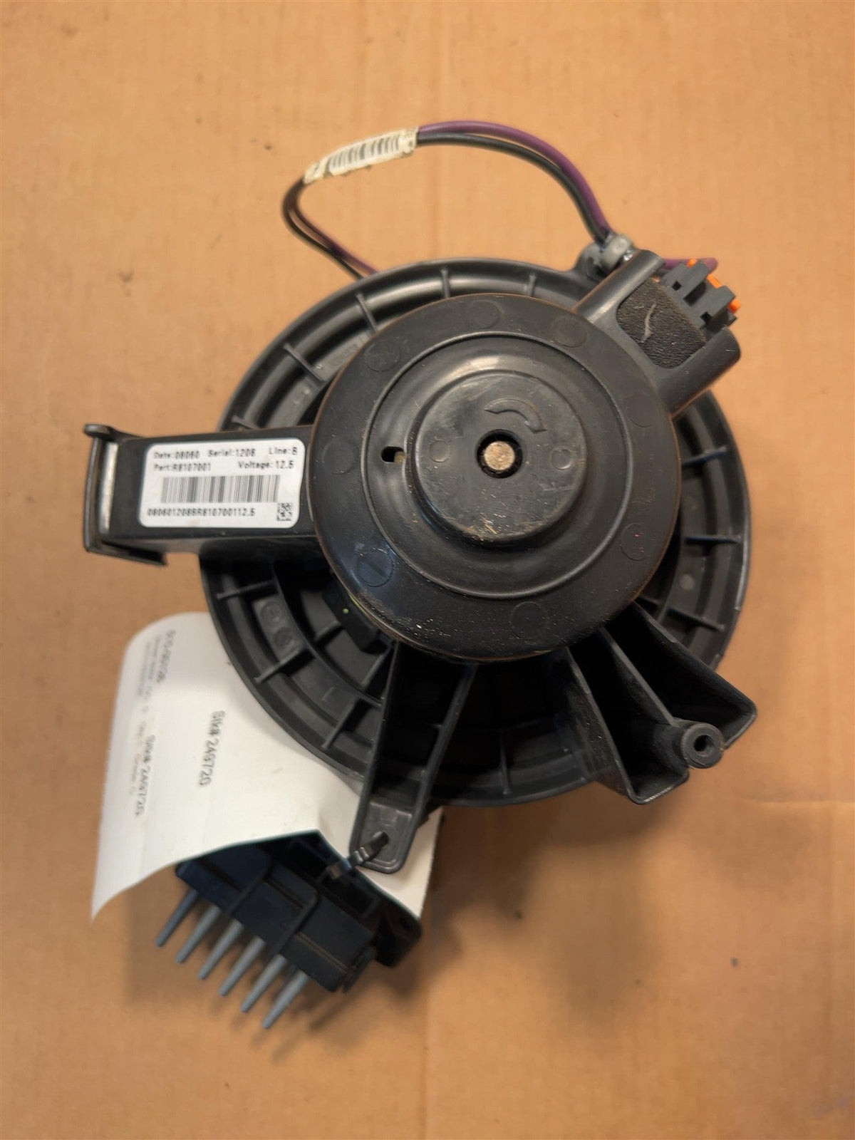Blower Motor from a 2008 GMC Acadia, front, photo 3