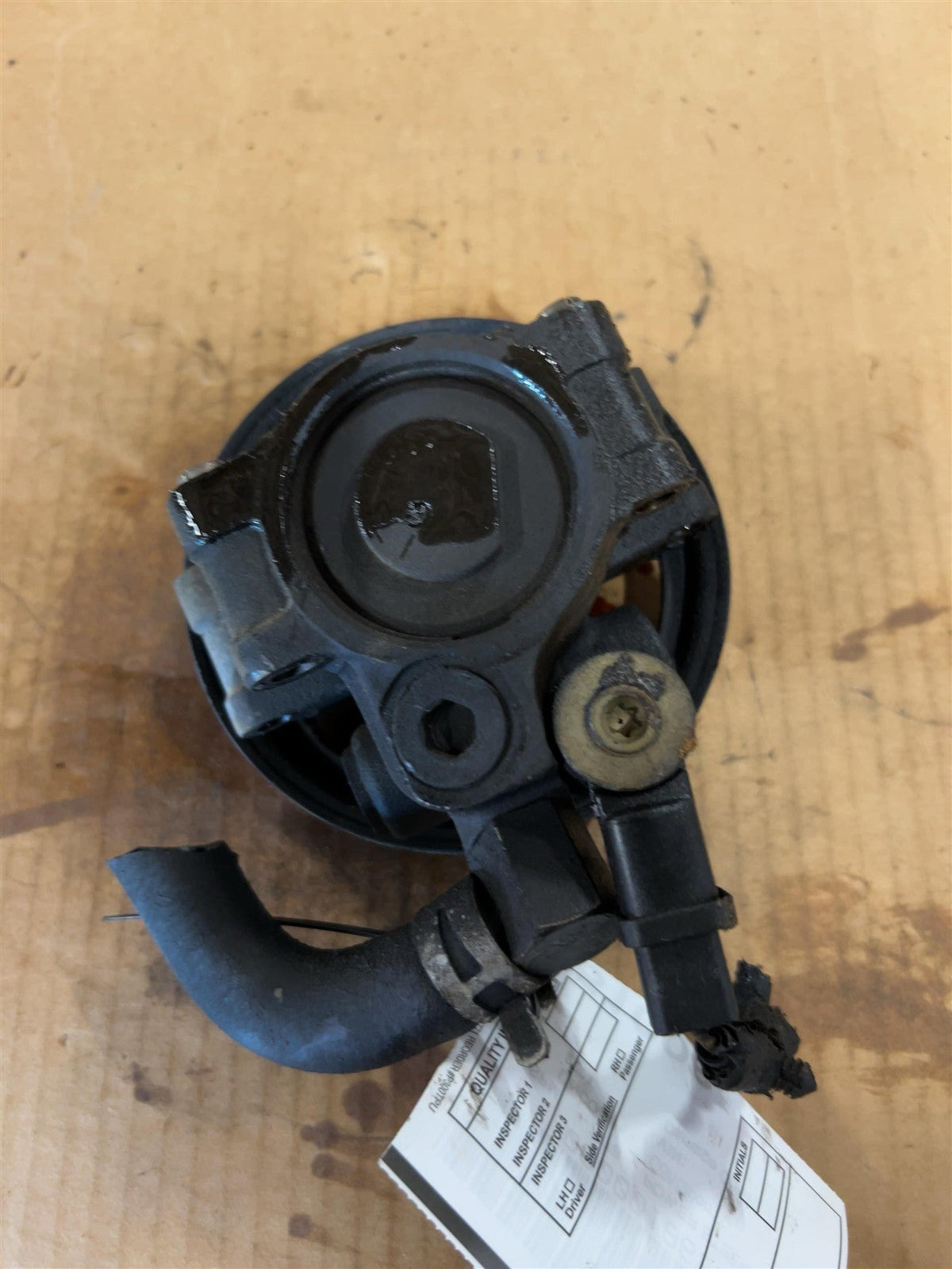 Power Steering Pump from a 2001 Lincoln Continental, photo 2