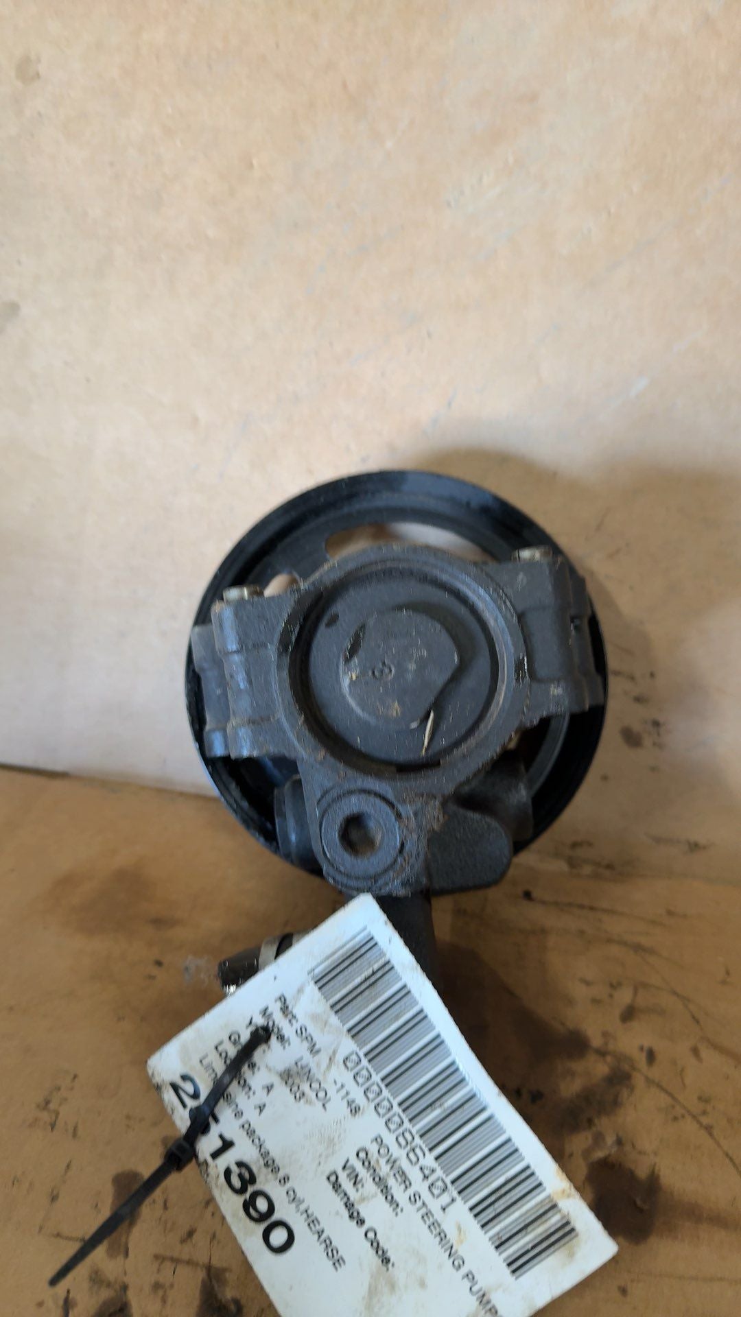 Power Steering Pump from a 2003 Lincoln Town Car, photo 3