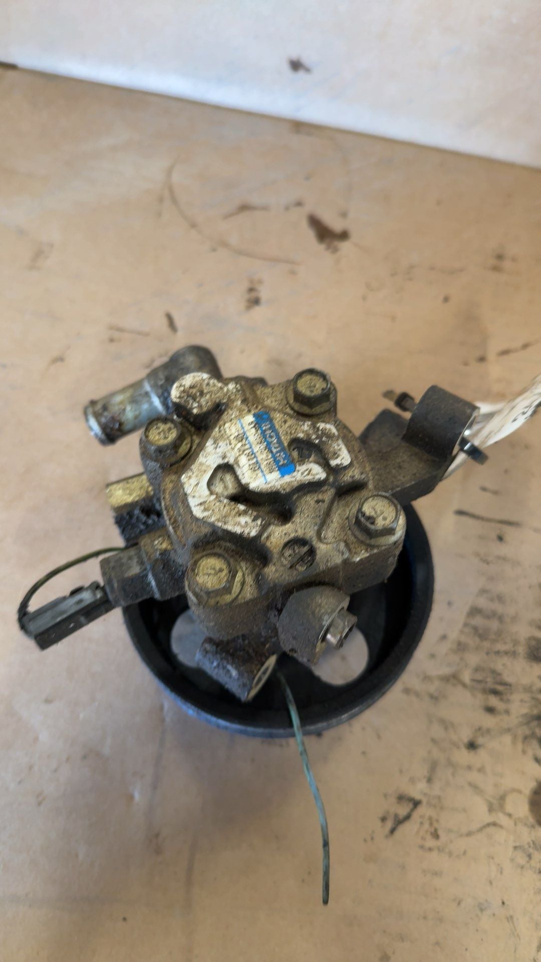 Power Steering Pump from a 2007 Lincoln MKZ, photo 2