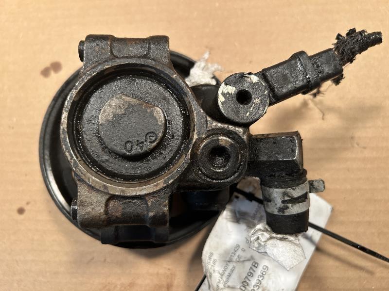 Power Steering Pump from a 2000 Mercury Grand Marquis, photo 1