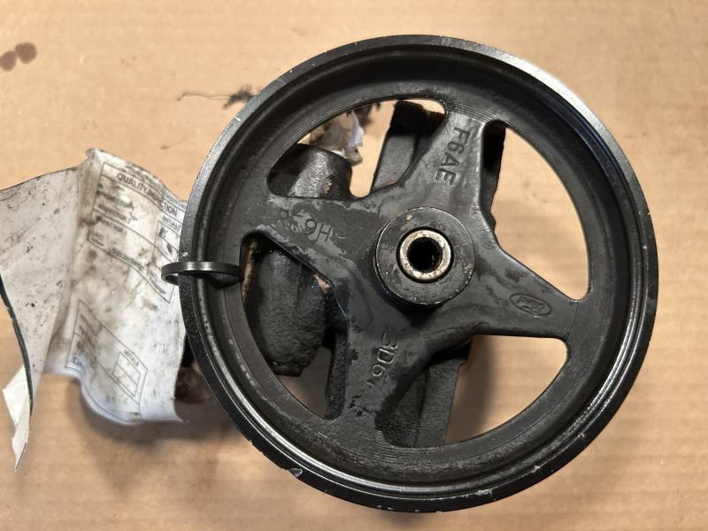 Power Steering Pump from a 2000 Mercury Grand Marquis, photo 2
